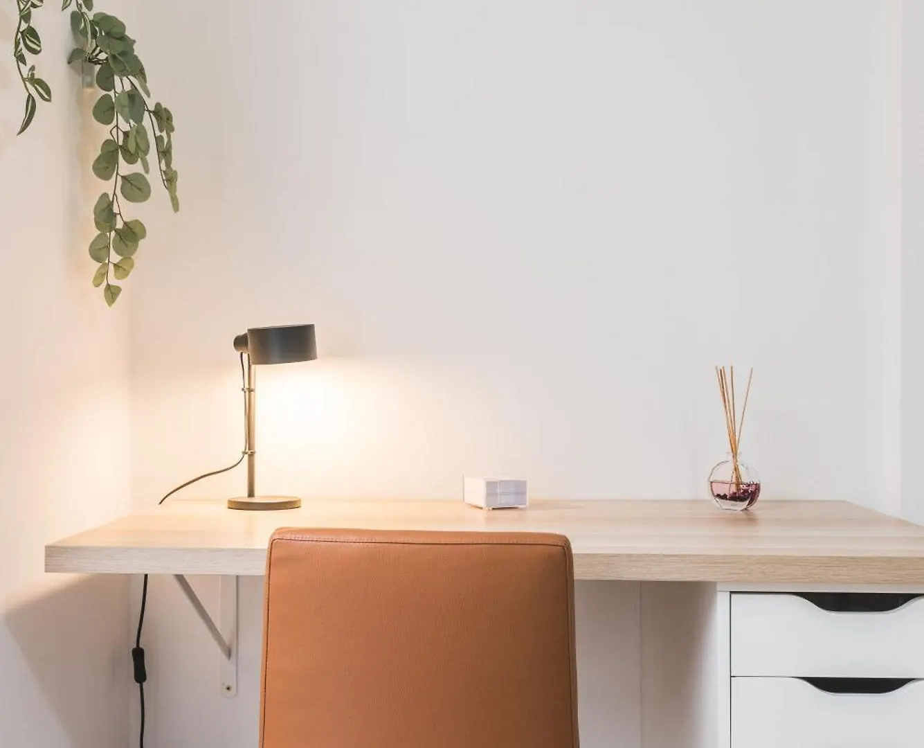 Home2Book Stylish & Bright Bakea Apartment Ingenio