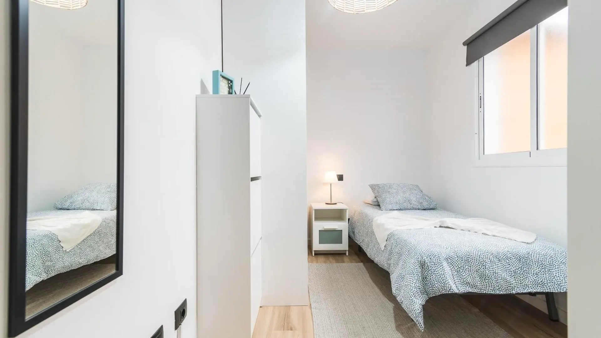 Home2Book Stylish & Bright Bakea Apartment Ingenio