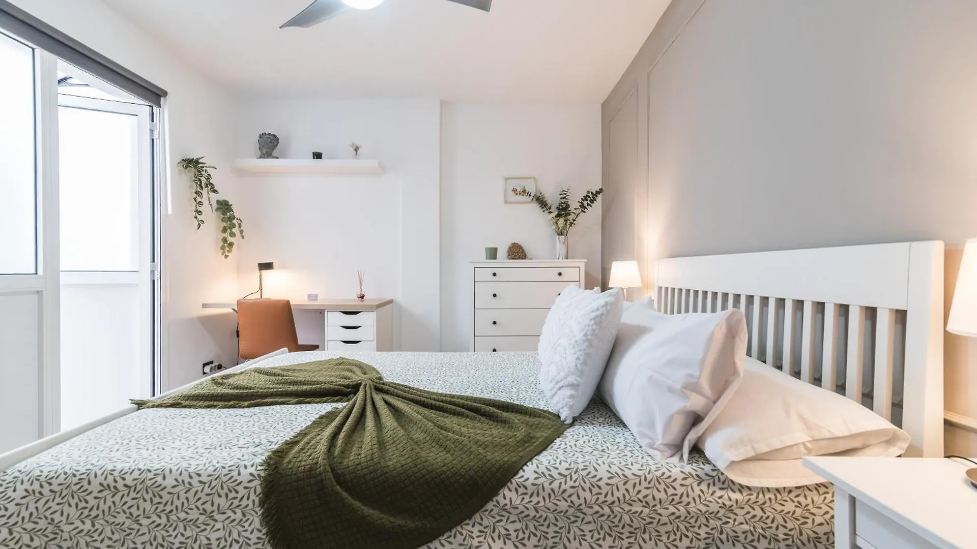 Home2Book Stylish & Bright Bakea Apartment Ingenio 0*,